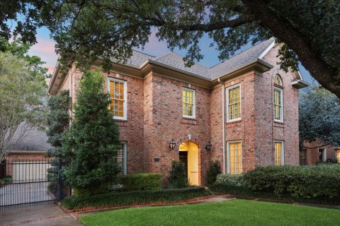 3726 Wickersham Lane
